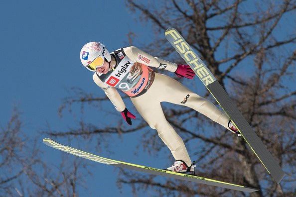 Uno straripante Kamil Stoch vince la qualificazione di Lillehammer