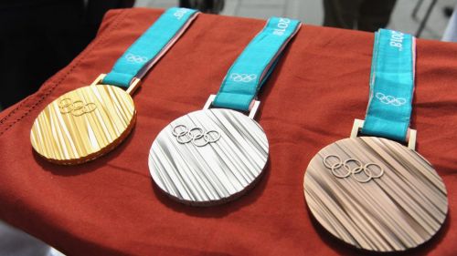 Alina Zagitova fenomenale giovanissimo oro nell'artistico femminile. Quinta Carolina Kostner