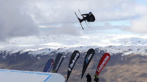 Buone condizioni della neve per gli slalomgigantisti azzurri già presenti a Ushuaia