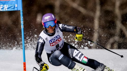 Un gruppetto di slalomgigantisti azzurri in partenza per il Sudamerica. Fill, Borsotti e Marsaglia a Cervinia