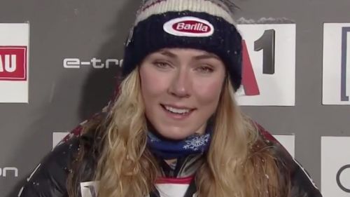Mikaela Shiffrin comanda la prima manche dello slalom in notturna di Flachau