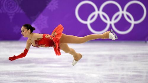 Alina Zagitova fenomenale giovanissimo oro nell'artistico femminile. Quinta Carolina Kostner