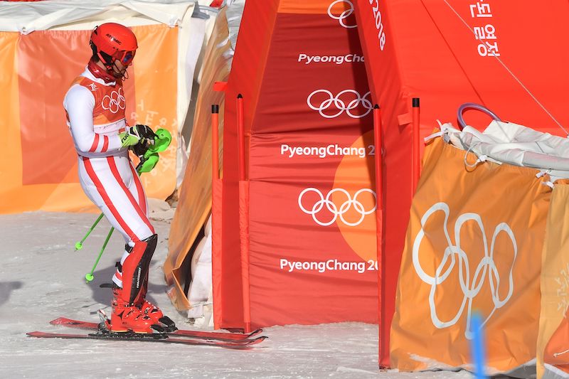 Marcel Hirscher fuori nella prima manche dello slalom olimpico, comanda Henrik Kristoffersen