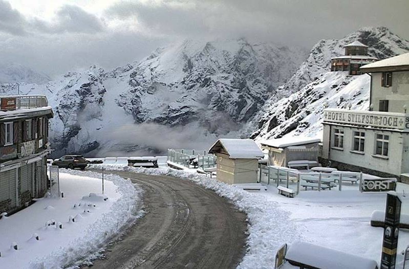 Chiusi da domenica gli impianti del Passo dello Stelvio