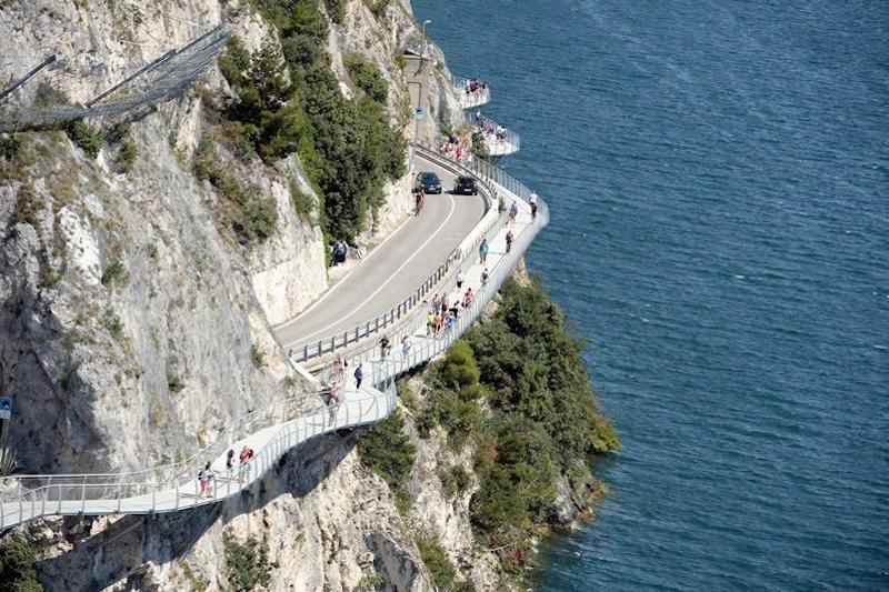 Inaugurati i primi 2 chilometri di Garda by Bike