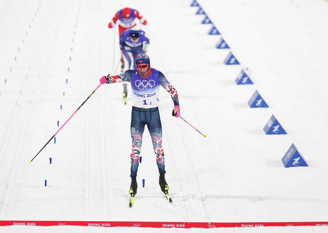Klaebo e Sundling si confermano nella sprint TL di Lahti dopo il titolo olimpico. Squalificato in semifinale Pellegrino