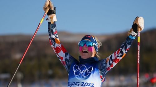 Quattro decimi di felicità per Therese Johaug: nella 10 km TC la norvegese è ancora oro davanti ad un'ottima Kerttu Niskanen