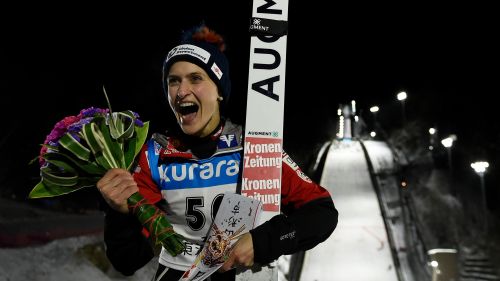 Brutta caduta in allenamento per la saltatrice austriaca Eva Pinkelnig