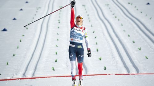 Therese Johaug si concede la prima vittoria stagionale nell'inseguimento in skating di Ruka