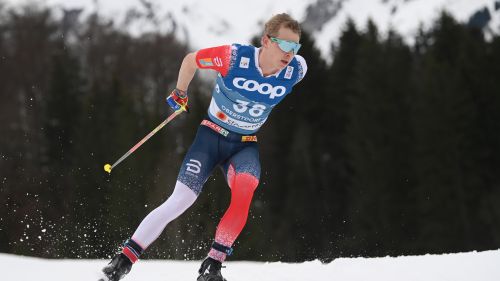 Simen Krueger domina il Cermis nel giorno del 3° Tour de Ski per Johannes Klaebo. Pellegrino sfiora il podio nella kermesse