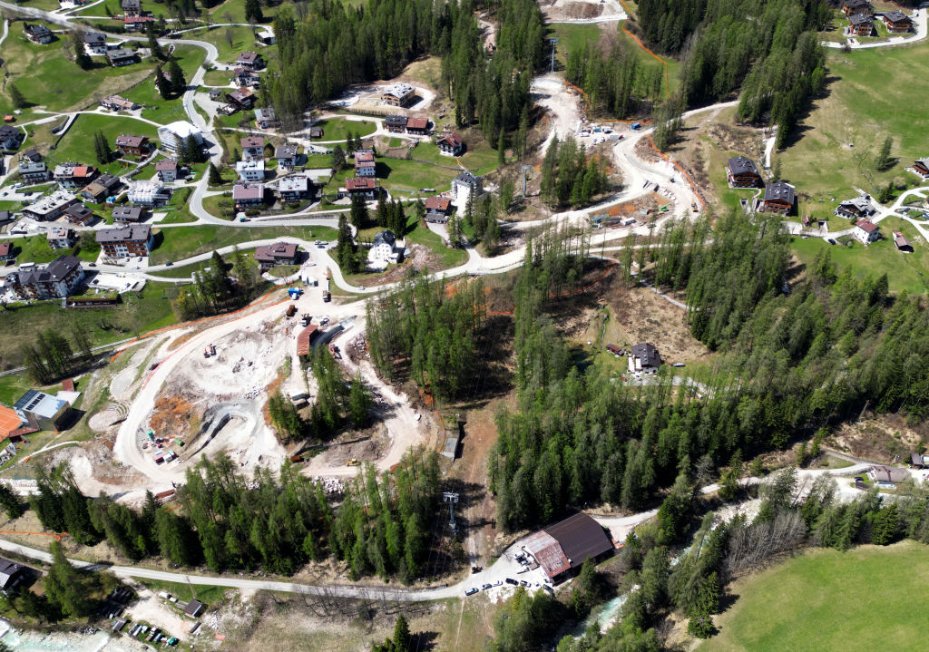 Proseguono i lavori allo 'Sliding Center' di Cortina: entro fine maggio saranno pronti i 15 metri del budello olimpico