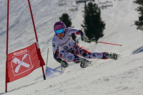 Elisabeth Reisinger vince anche la seconda discesa di Crans-Montana