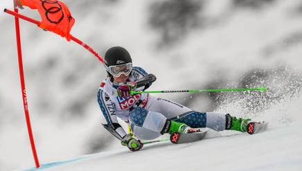 Alice Robinson vince l'oro nel gigante femminile in Val di Fassa