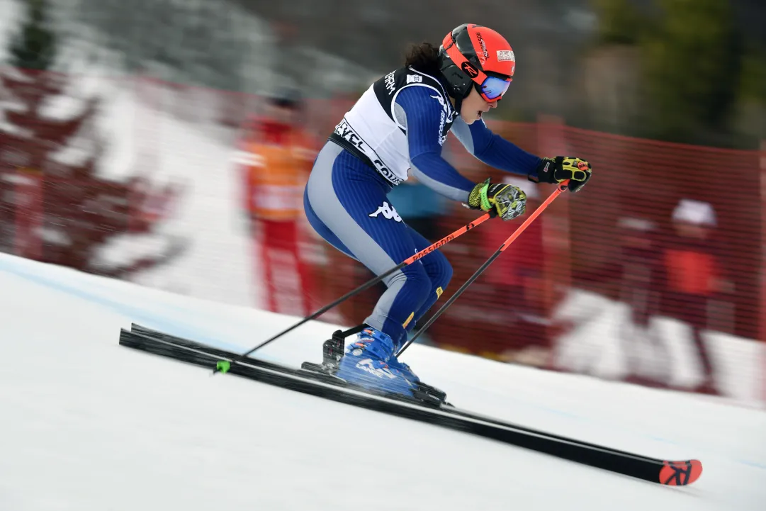 Brignone e Delago in avvio della prima prova a Val d'Isère, spicca l'assenza di Mikaela Shiffrin