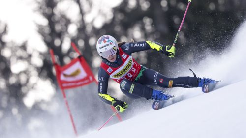 Re Odermatt incendia subito Adelboden: è duello con Kristoffersen, ci sono 3 decimi dopo la 1^ manche