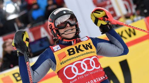 Una Svizzera da sballo a Crans-Montana. Corinne Suter: 'Vincere la coppa qui è un sogno'