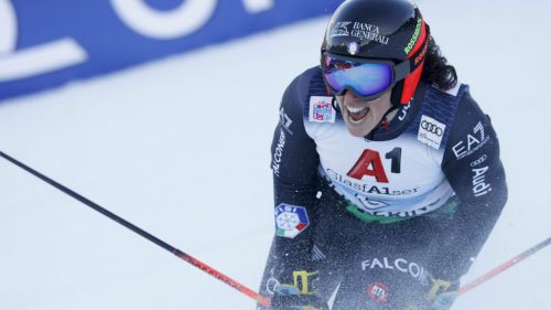 Sola è un fulmine sulla Aloch: 'Tite' seconda dopo la 1^ manche dello slalom di Coppa Europa dietro Hoerhager