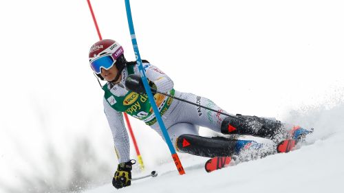 Tanti ex sciatori ai funerali di Mario Cotelli: l'addio commosso di Sondrio ad un mito della neve