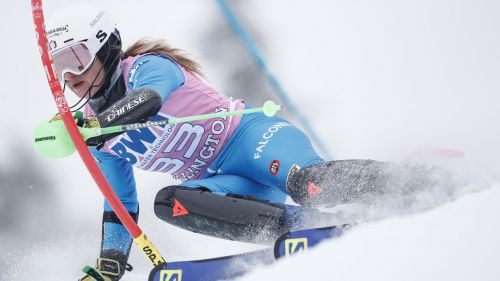 Sofia Goggia è subito velocissima a Lake Louise: miglior tempo nella prima prova di discesa