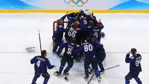 L'inseguimento è terminato: titolo alla Finlandia per la prima volta nell'hockey, è loro l'ultimo evento dei Giochi