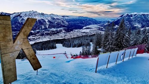Nadine Fest è imprendibile nella discesa di Sankt Anton: prima azzurra Elena Dolmen, 16esima