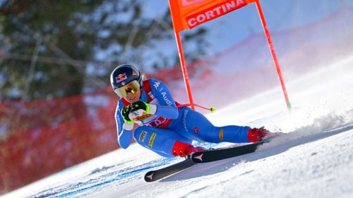 A Cortina uno show a firma Sofia Goggia: sbaglia, recupera, trionfa e raggiunge Isi Kostner!
