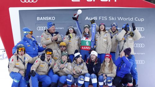 Una gondola per Mikaela, che saluta Bansko con un regalo, 250 punti e... una partita a bowling