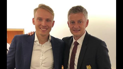 Kristoffersen 'trascina' lo United: Henrik ad Old Trafford prima di tornare sulla neve