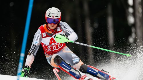 Una gondola per Mikaela, che saluta Bansko con un regalo, 250 punti e... una partita a bowling