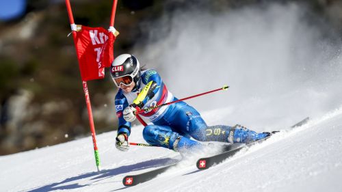 Goggia e Bassino sotto la neve di Livigno, per Manfred Moelgg allenamento individuale a San Vigilio