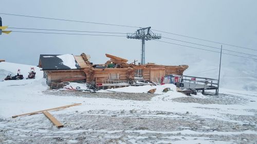 Il bar in vetta al Lauberhorn di Wengen? Distrutto da una tempesta di foehn: "Vogliamo riaprire per Natale"