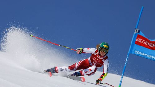 Tre giorni allo Stelvio per Liensberger, l'iridata di slalom ha già messo assieme un mese di sci dalla fine di marzo