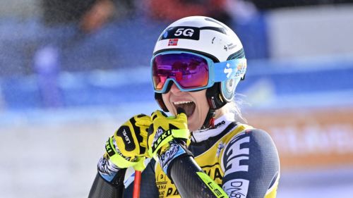 Caso Klaebo: previsto un incontro con la federazione, uno dei top sponsor rinnova il sostegno al campione norge