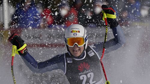 Salto con gli sci: Ryoyu Kobayashi fa il vuoto a Planica, battuti Eisenbichler e Geiger