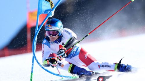 GS di Coppa Europa a Zinal, nella 2^ manche succede di tutto