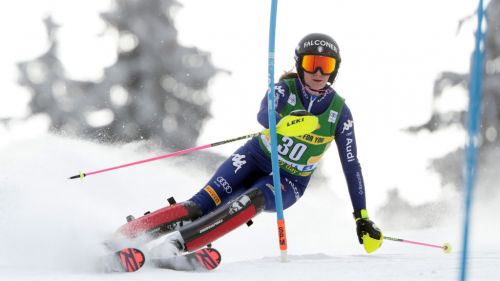 Vlhova piega Shiffrin nella battaglia di Levi