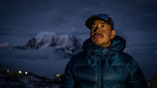 Nirmal Purja nella leggenda dell'alpinismo: completati i 14 Ottomila della terra in sei mesi e sei giorni