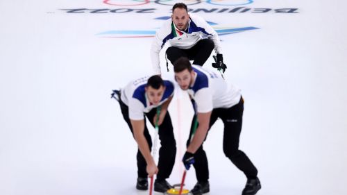 Il torneo maschile di curling comincia con un ko per l'Italia: 7-5 Gran Bretagna all'ultimo end