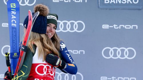 A Cortina continua a nevicare, sarà una lunga notte per salvare la combinata femminile