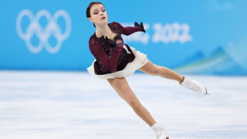 E' doppietta russa nella gara femminile, ma Valieva crolla dopo le polemiche: trionfa Anna Shcherbakova