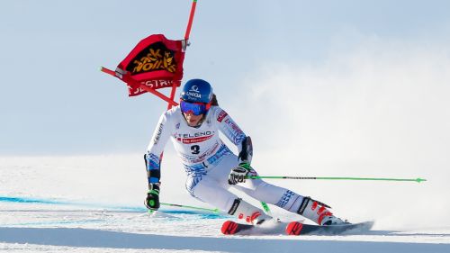 Beat Feuz è per la terza volta il Re del Lauberhorn, Paris sfata il tabù e si prende il podio