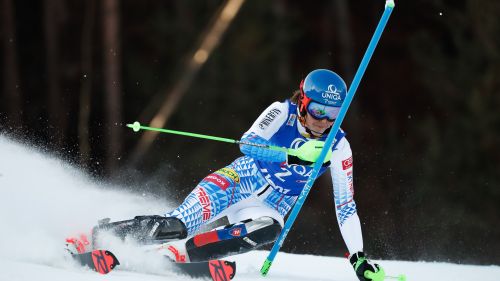 Klæbo batte i russi nella 15 km in classico della Val di Fiemme, Bolshunov resta leader del Tour de Ski