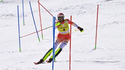 Odermatt è leggenda, fa un altro sport a Saalbach! E' suo anche il super-g mondiale, azzurri amari
