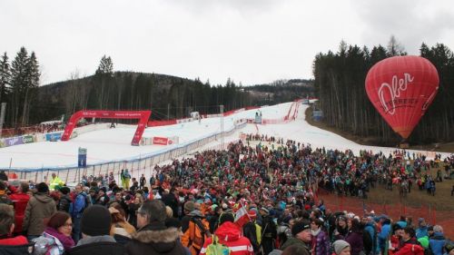 A La Thuile gare aperte al pubblico, ma serve il biglietto nominativo. Finali di Cortina, ecco le novità