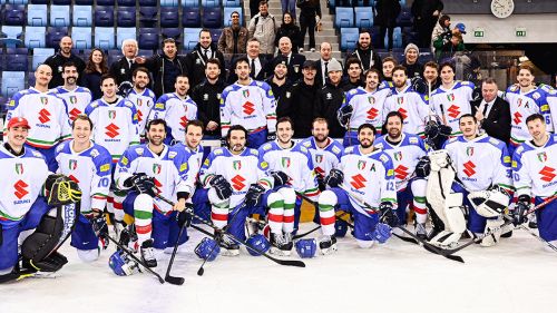 La prima di Keenan sulla panchina azzurra? Uno spettacolo! L'Italhockey trionfa a Budapest