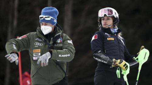 E alla fine Lara Della Mea ci sarà: alle 18.00 la 1^ manche dello slalom femminile di Schladming