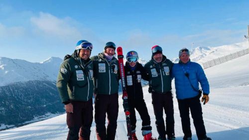 Ester Ledecka non si ferma mai: ancora sugli sci a Livigno e l'ufficialità di Franz Gamper al suo fianco