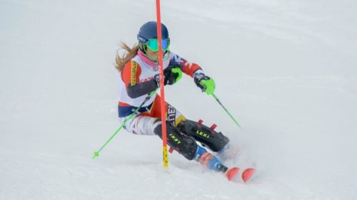 Beat Feuz è per la terza volta il Re del Lauberhorn, Paris sfata il tabù e si prende il podio