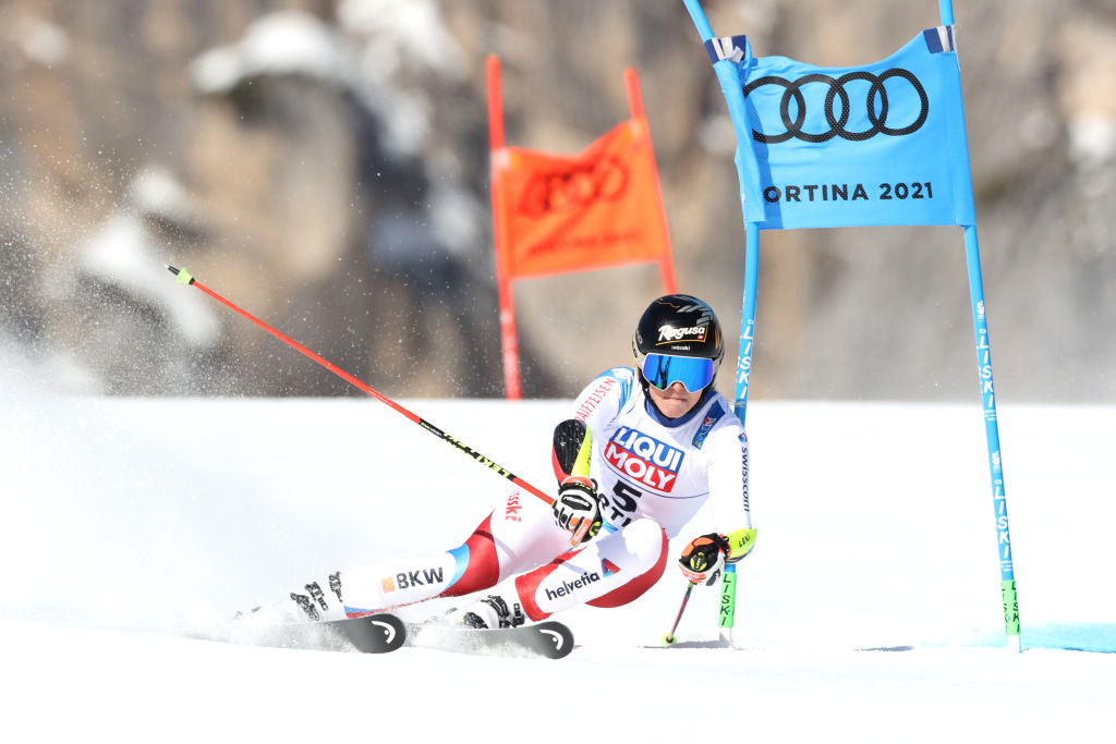 Il gigante mondiale è di una leggendaria Mikaela Shiffrin: Cortina ai piedi della regina
