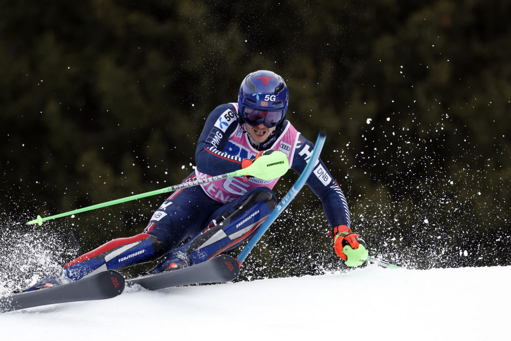 Che battaglia nella bufera di Wengen, trionfa Kristoffersen su Braathen! Sala e Vinatzer in top ten